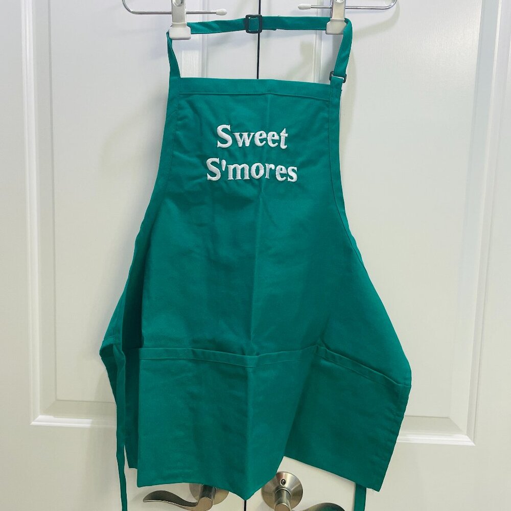 NWOT Apron w/Pockets, Adjustable Strap, Ctn/Poly, Girl Scouts Green, 23" (#1of2)